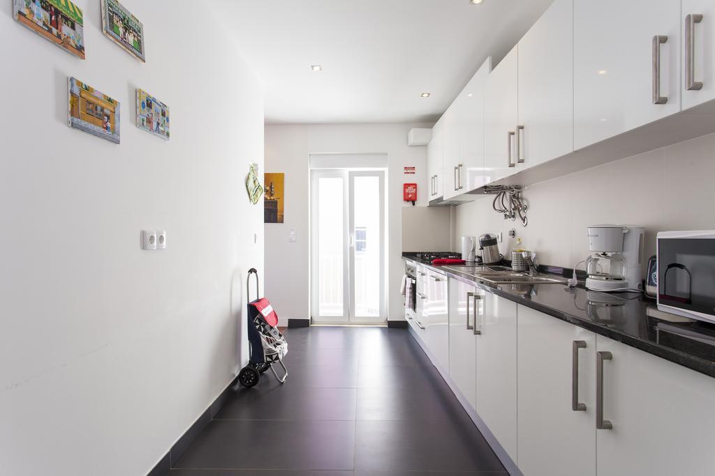 Joivy Joyful 2Br Apt With Terrace Nearby Sao Bento Palace Lisbon Luaran gambar