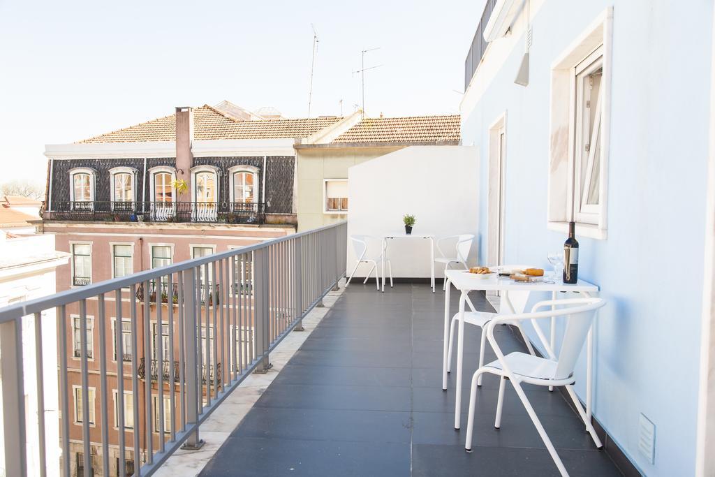 Joivy Joyful 2Br Apt With Terrace Nearby Sao Bento Palace Lisbon Bilik gambar