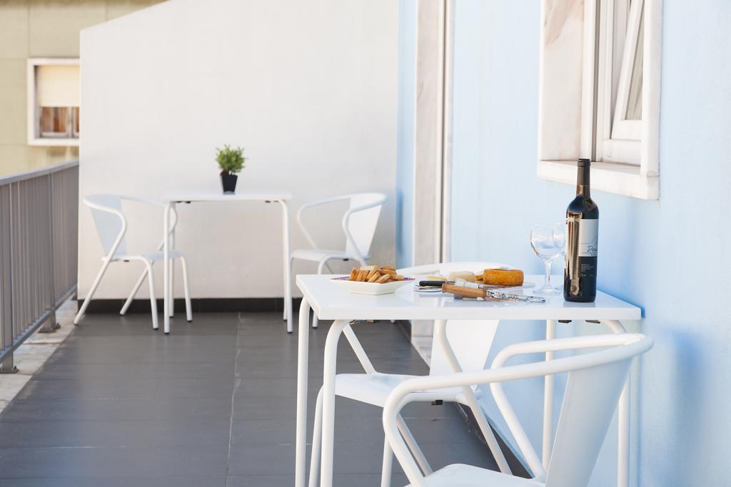 Joivy Joyful 2Br Apt With Terrace Nearby Sao Bento Palace Lisbon Bilik gambar