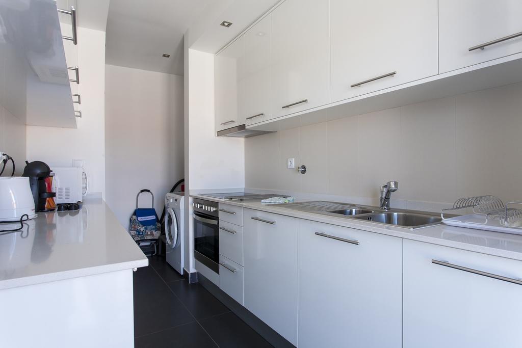 Joivy Joyful 2Br Apt With Terrace Nearby Sao Bento Palace Lisbon Luaran gambar